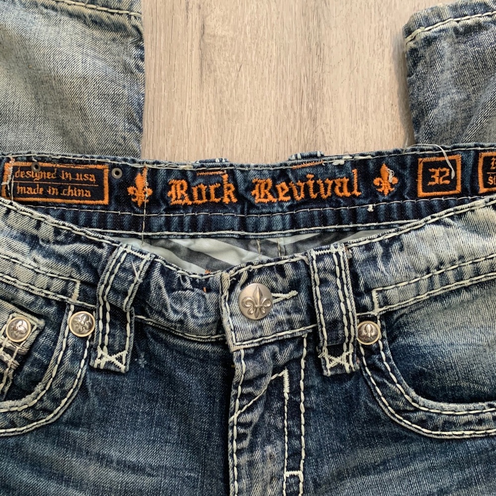 Rock Revival size 32